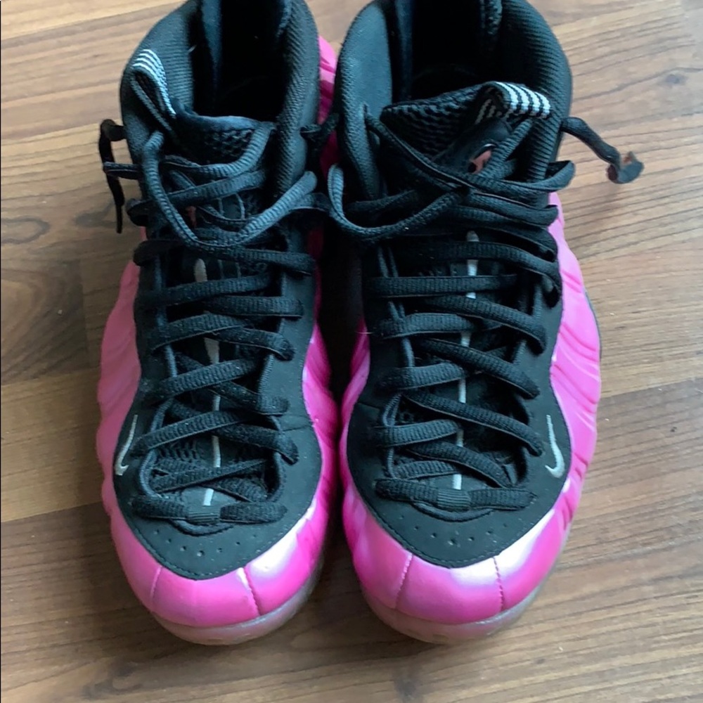 Pearl used pink foam posited